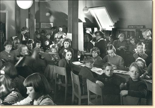 Børnebiblioteket på 1. sal i 1952
